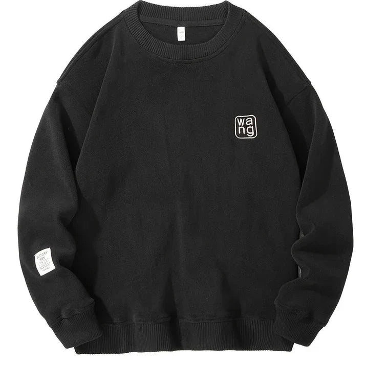 Sweter męski z haftowanymi literami i dekoltem w szpic